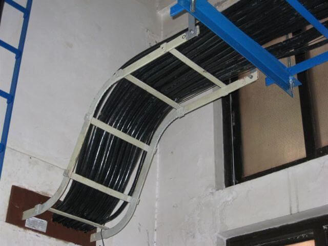 電線和電纜可敷設(shè)在同一個橋架內(nèi)？