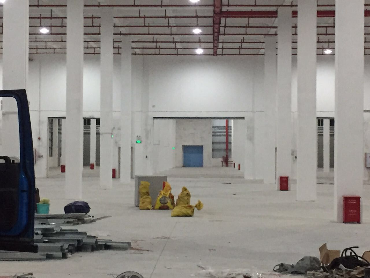 電纜橋架進(jìn)場(chǎng)東莞麻涌分揀中心5