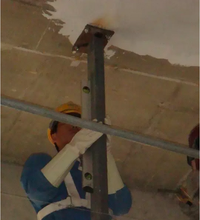 圖文解析電纜橋架安裝實(shí)例(圖18) 電纜橋架施工